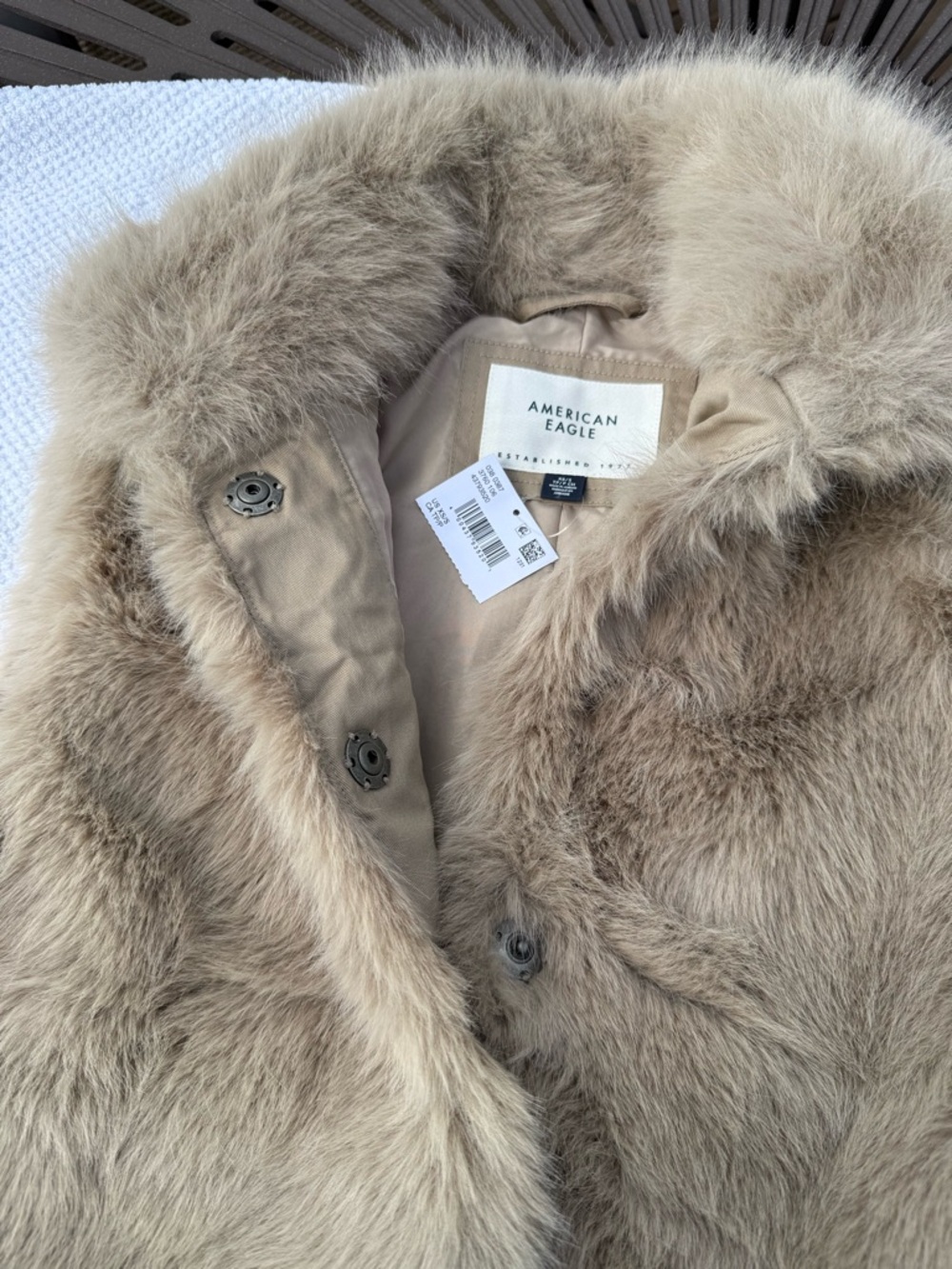 American Eagle Faux Fur Vest , NWT , Sz XS - Picture 4 of 9